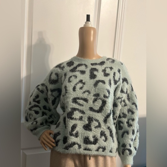 NIP-Mint Animal Print Fuzzy Knit Long Sleeve Sweater - Picture 11 of 11